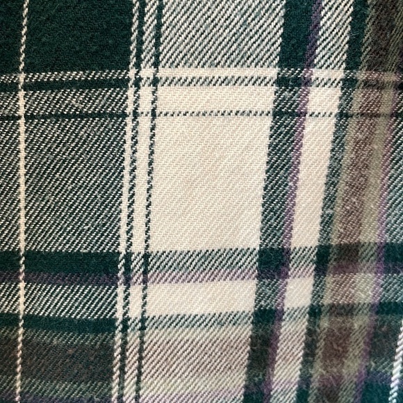 SzXXS Tna Boyfriend fit long sleeve flannel in green/white/ purple EUC - Picture 6 of 7